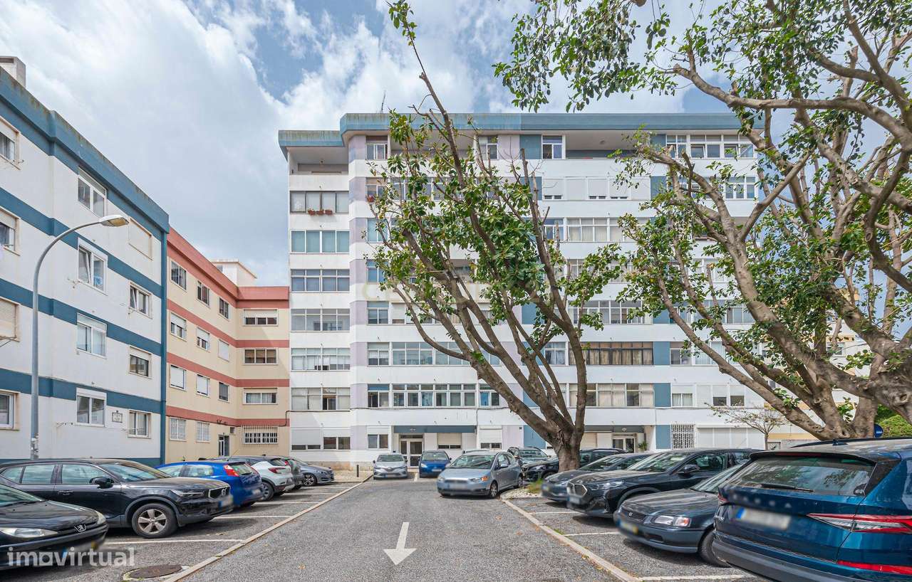 Apartamento T2 em Oeiras com Varanda e Boa Exposição Solar-23