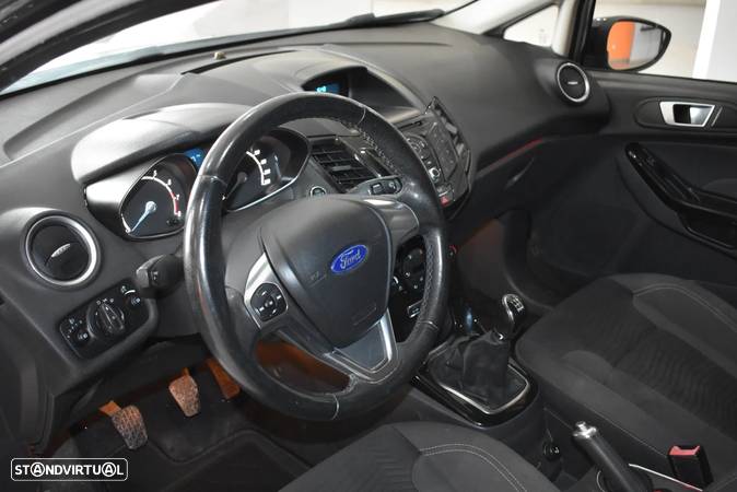 Ford Fiesta 1.0 T EcoBoost Titanium - 28