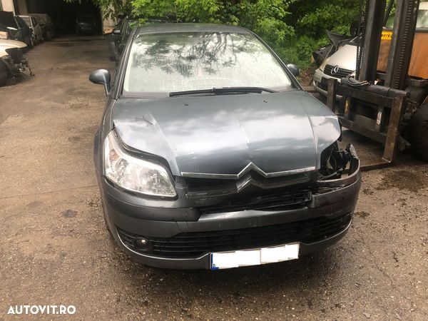 Dezmembrez Citroen C4 gri benzina 2005 - 1