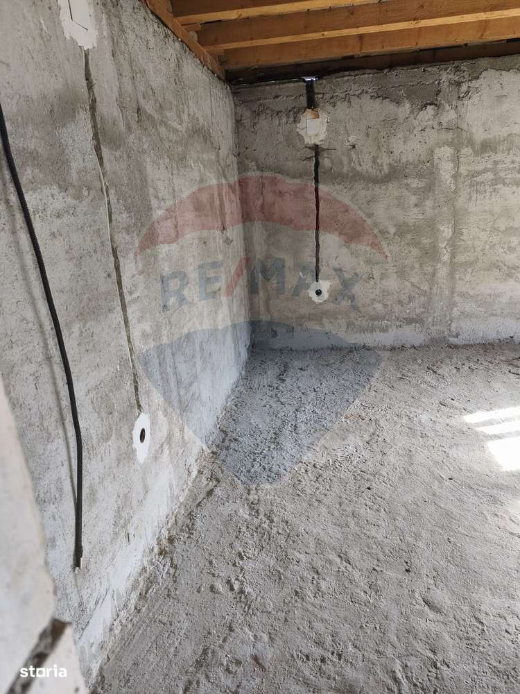 Casă / Vilă cu 5 camere de vânzare în zona Poiana Tapului-16