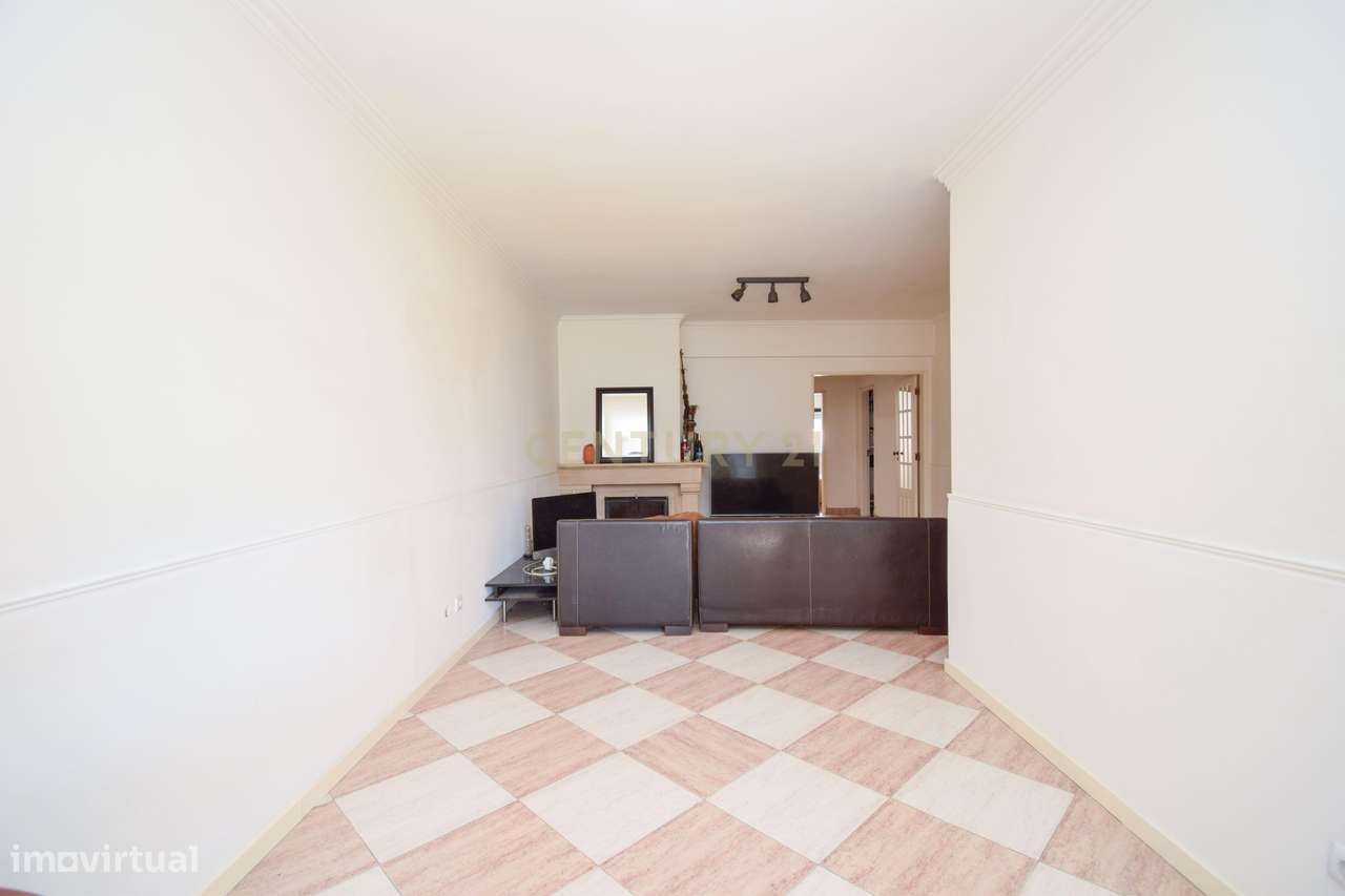 Exclusivo apartamento T2 com terraço na Quinta do Barão – Carcavelos-10