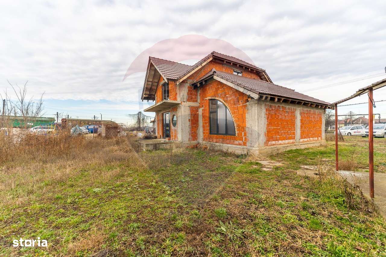 Vilă 4 camere si teren 4421mp de vanzare-2