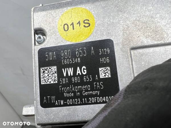 Skoda Octavia IV 4 asystent pasa ruchu kamera szyby czołowej 5WA980653A - 4