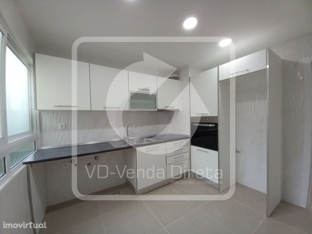 Apartamento T3 Totalmente Remodelado - Santo António dos ...