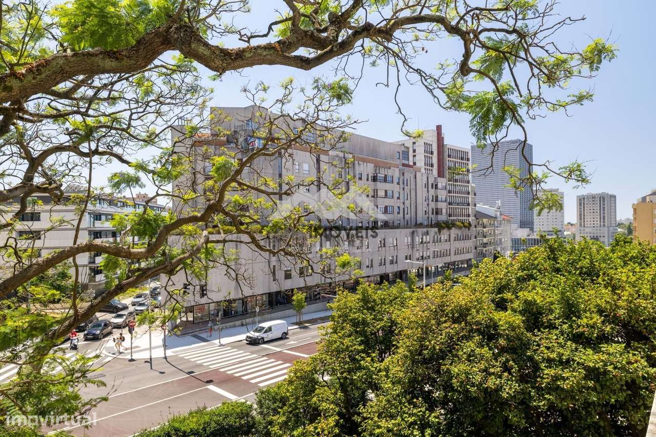 Apartamento T4 | Arrendamento | Varanda | Garagem | Avenida da Boavist - Grande imagem: 2/48