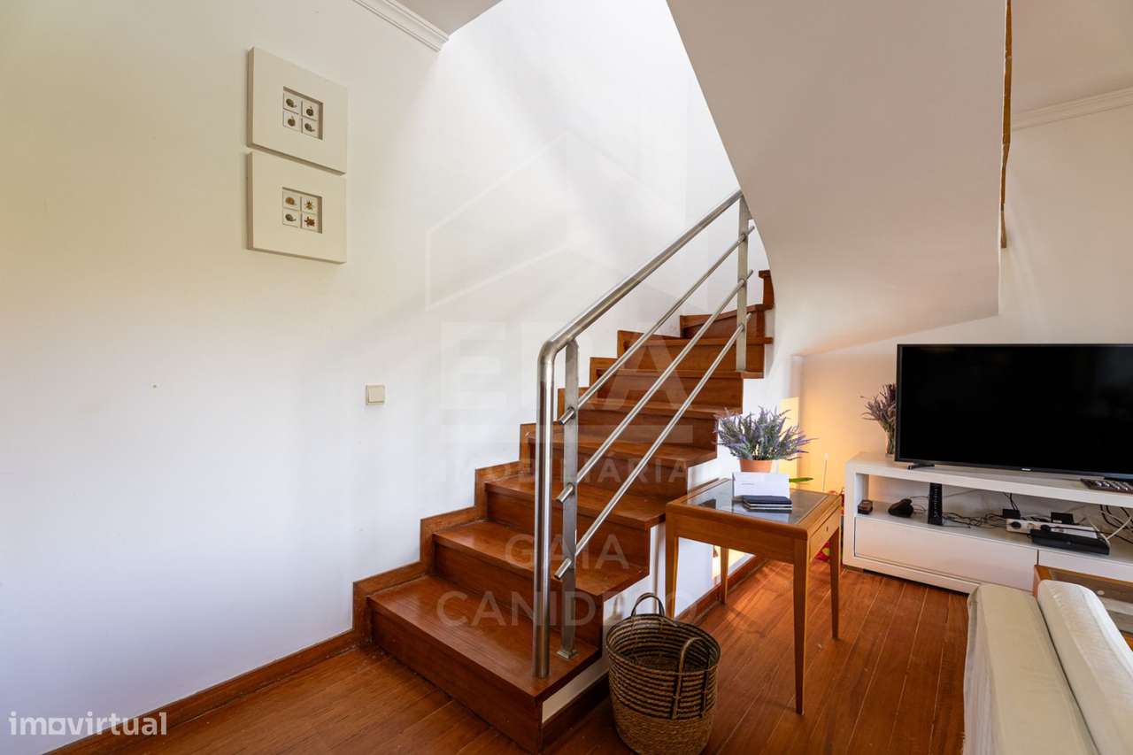 T2 Duplex com Terraço e Garagem Dupla-7