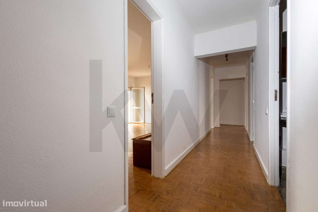 Para Locação: Apartamento T4 Estimado e Luminoso na Praceta da Amizade - Grande imagem: 4/21