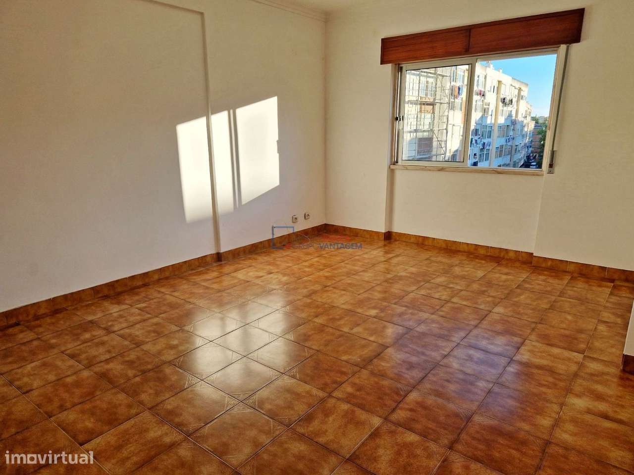 T2 em Rio de Mouro - Grande imagem: 2/25