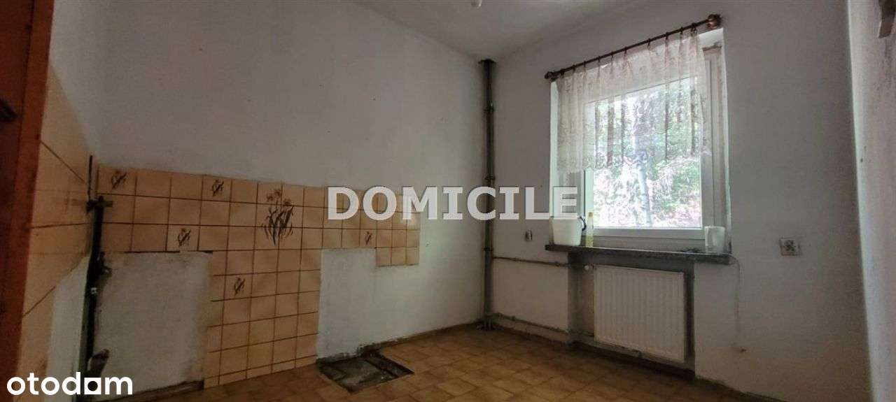 Dom w górach otoczony lasem-15