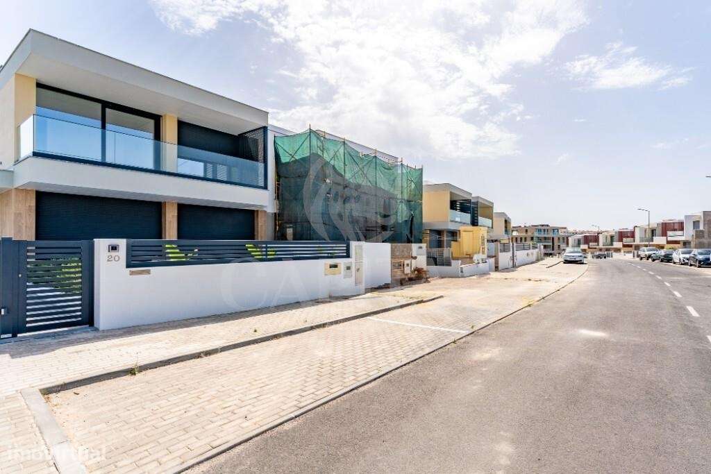 Moradia T4 de Luxo com Vista Mar: O Seu Refúgio Na Ericeira!-25