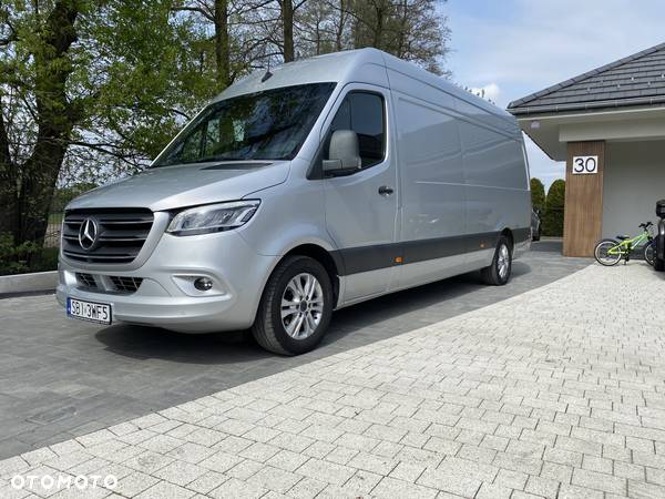 Mercedes-Benz SPRINTER 907 - 1