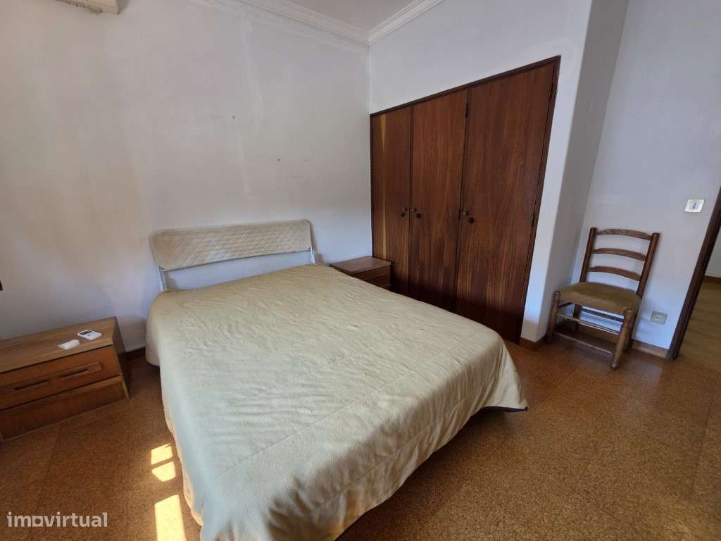 Moradia T5 com Garagem e Jardim | Centro de Elvas-18