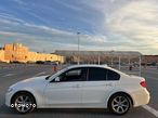 BMW Seria 3 320i - 30