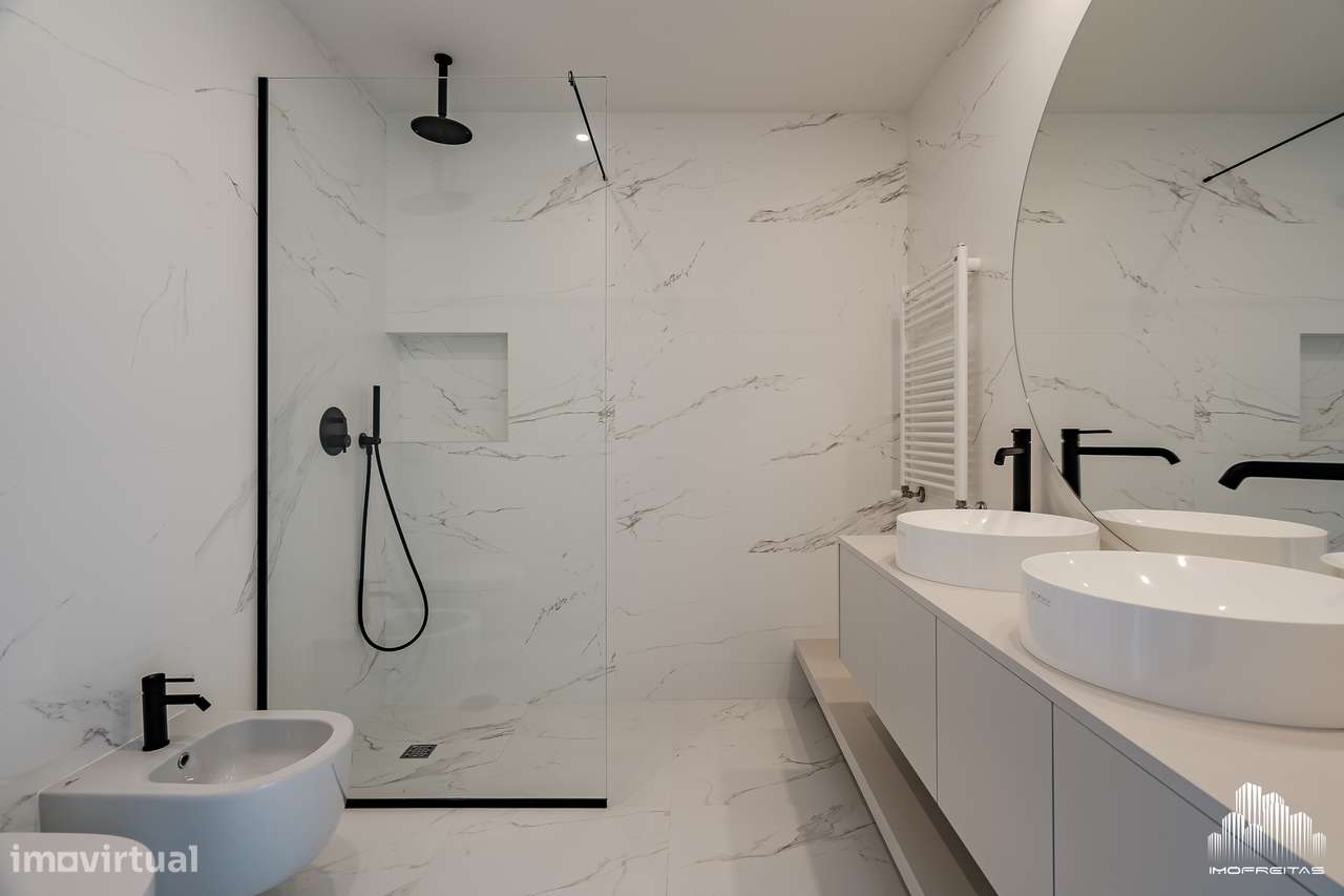 Fantástica Penthouse T4 com três Frentes e um Terraço de 120m2!-19