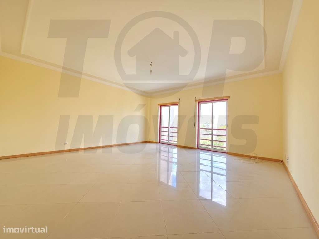 Apartamento T3 com Parqueamento - Urb. das Oliveirinhas - Samora Co...-7