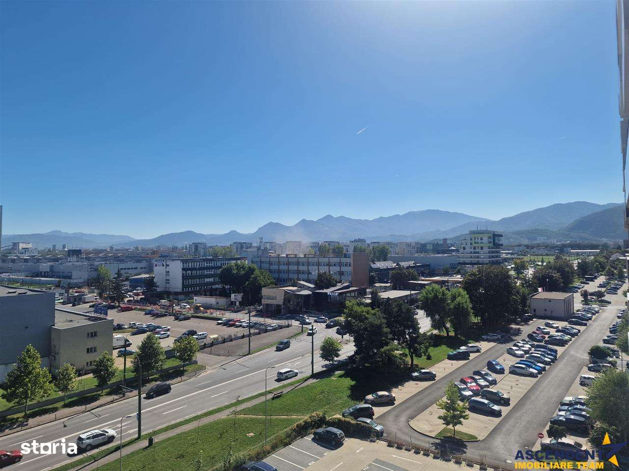 Apartament de lux cu parcare si vedere panoramica, in zona Coresi–Trac - Imagine principală: 3/15
