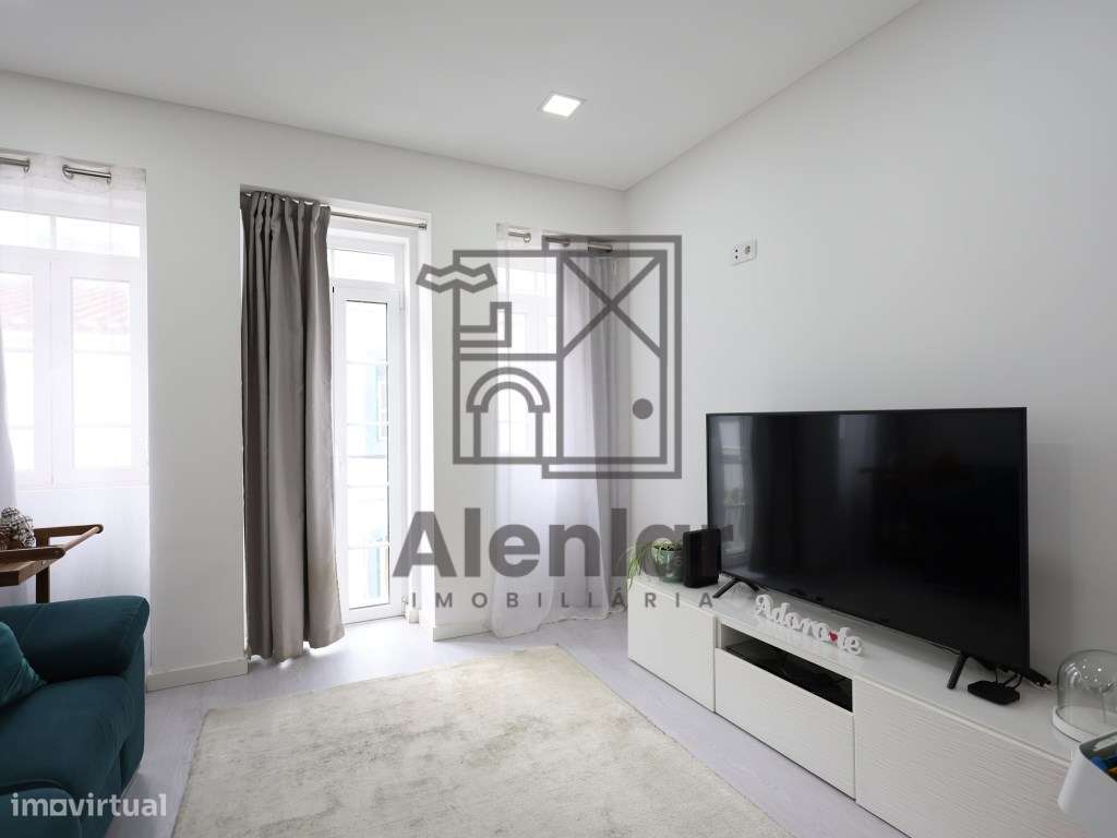 Moradia T3 como nova, no centro de Alhandra-19