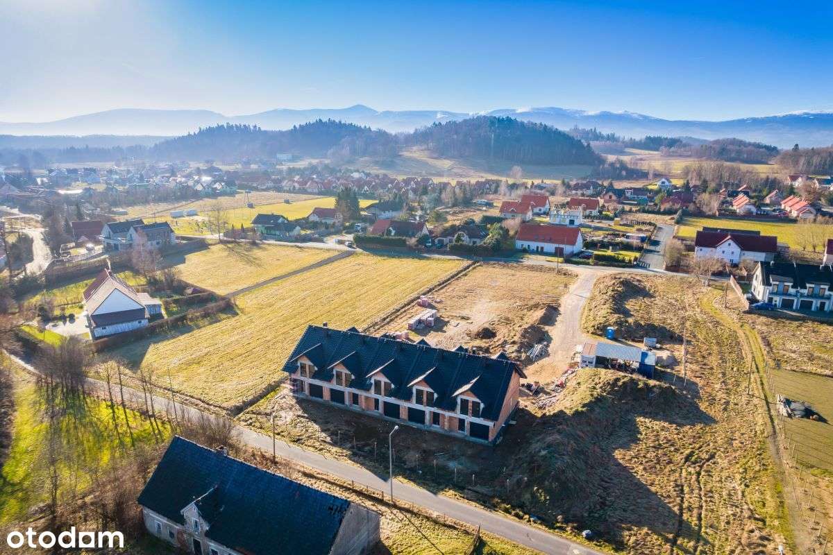 Oaza spokoju w sercu gór - Urok Jeleniej Góry!-15