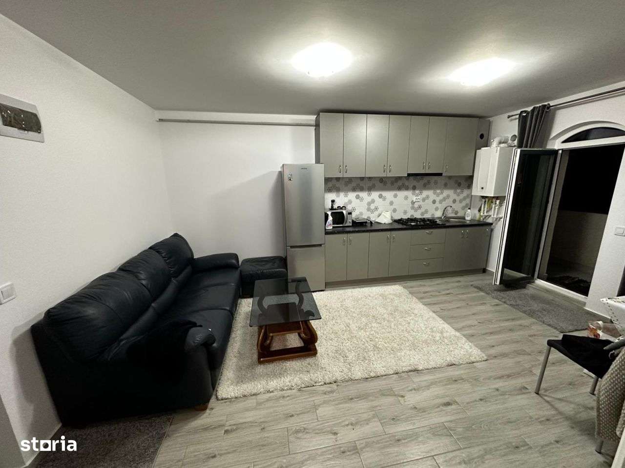 Apartament 2 camere mobilat Pacurari Kaufland - Contemporan — fotografia 1