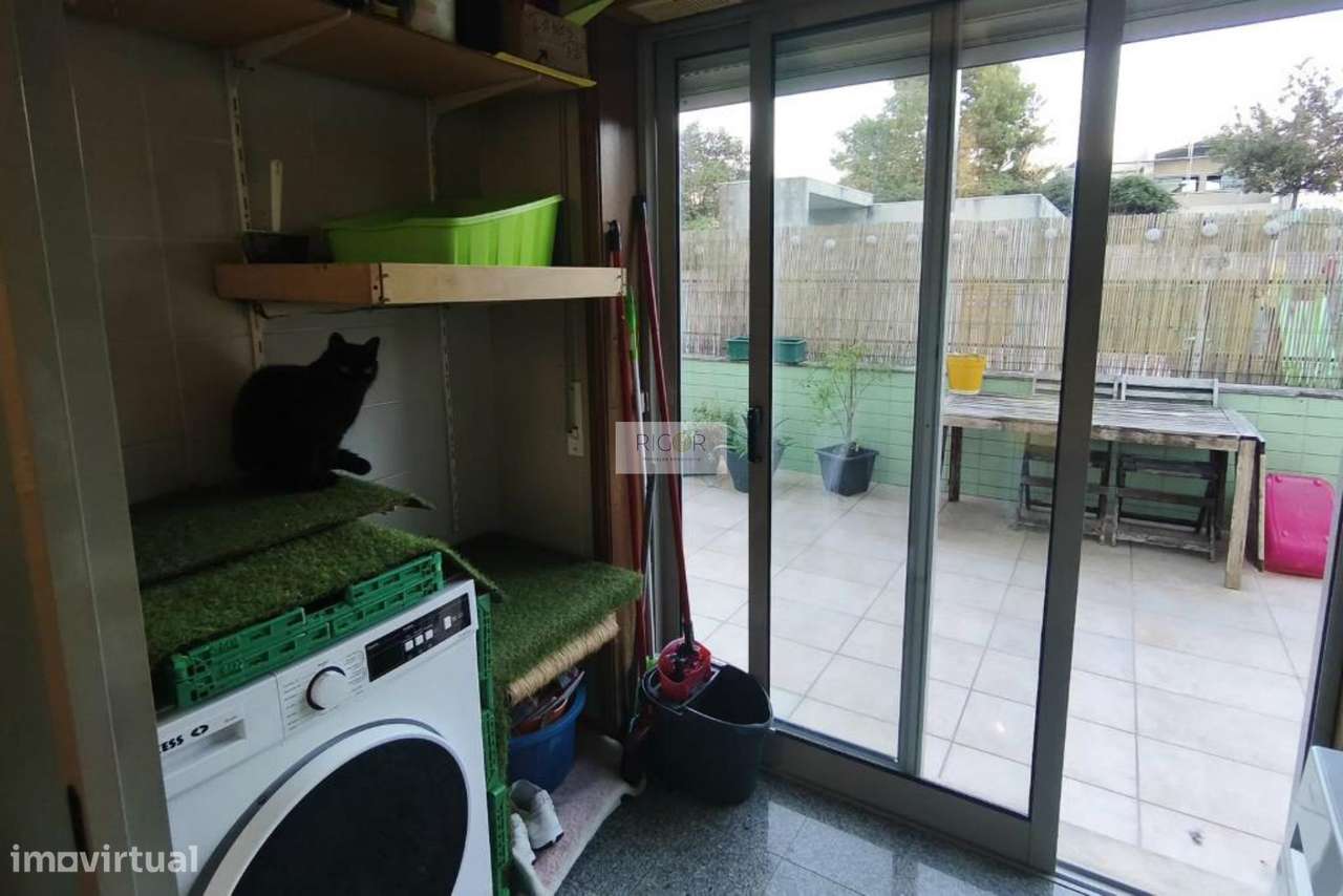 Apartamento T2 com terraço de 41m2 em Moreira da Maia-15