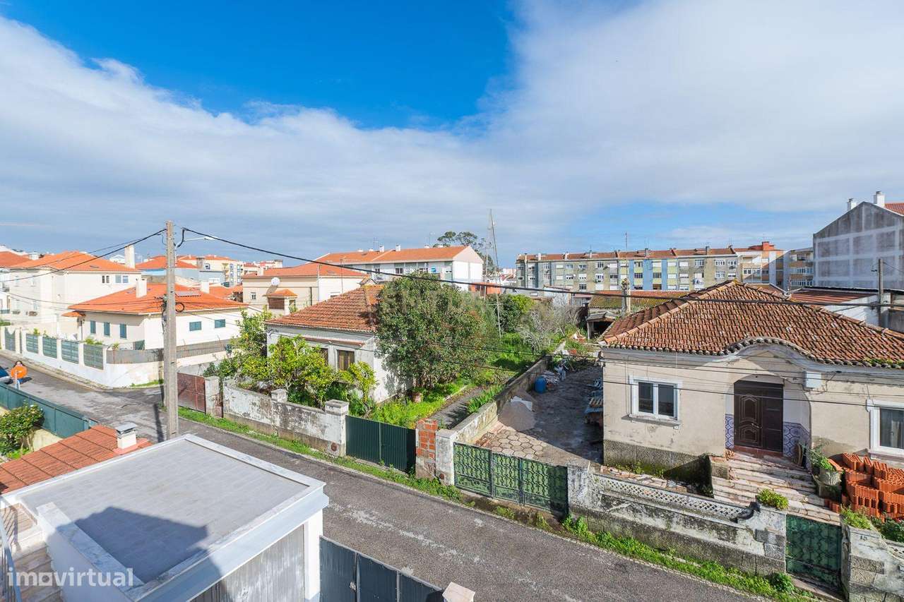 Propriedade com duas moradias geminadas-36