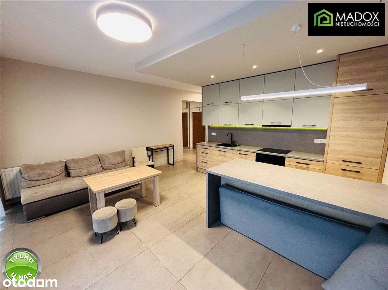 Komfortowe M-3 z dużym tarasem, blok z 2009 roku-0