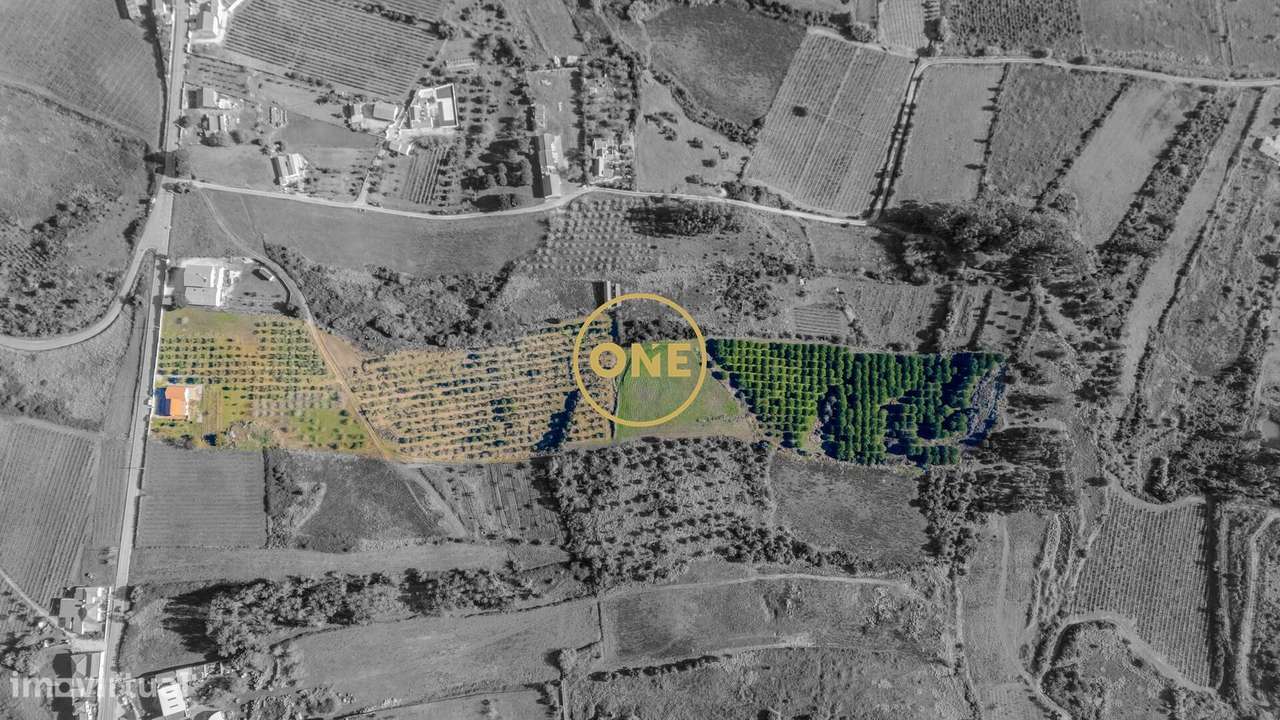Moradia Térrea T2+1 com Terreno de 3,88 ha – Cruz do Vento, Carnota (A-1