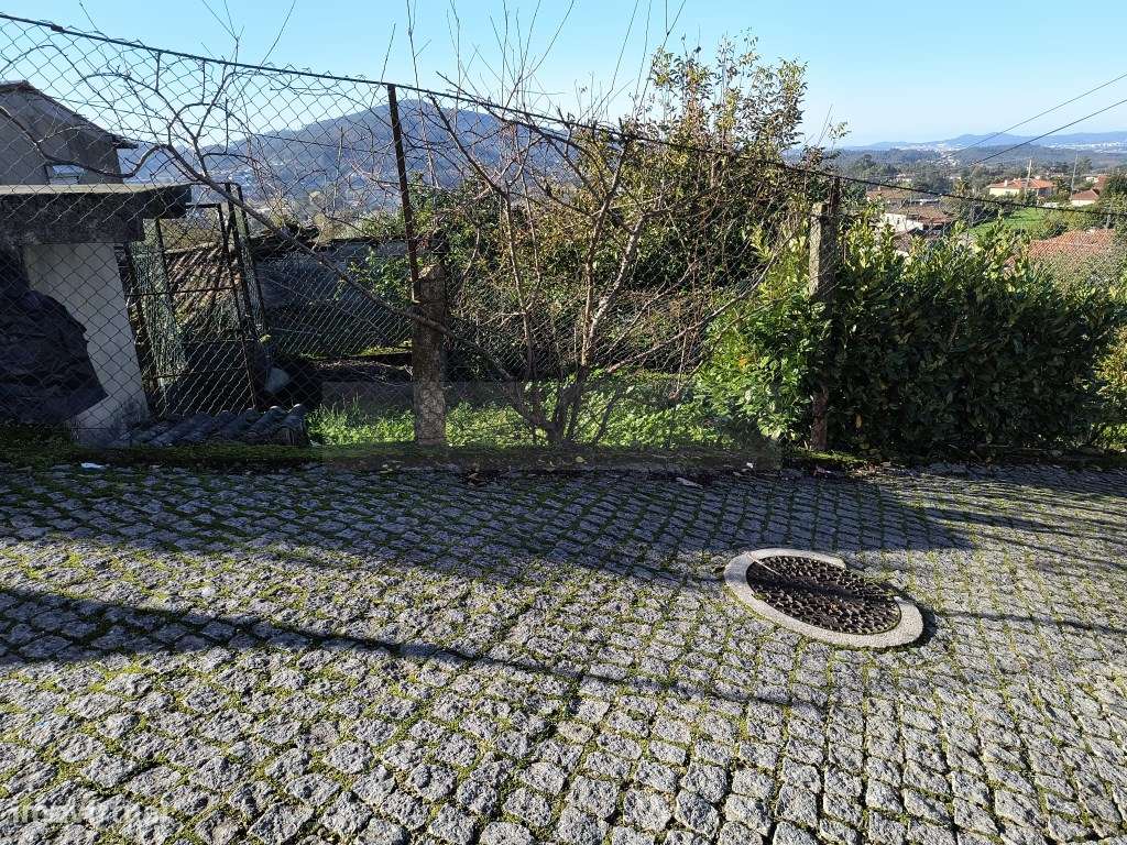 Terreno com casa para restaurar-15