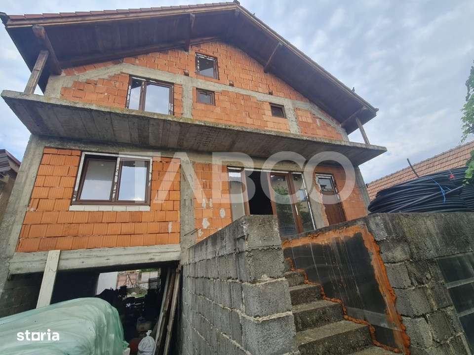 Casa la rosu de vanzare in Sebes-Lancram judetul Alba - Imagine principală: 5/16