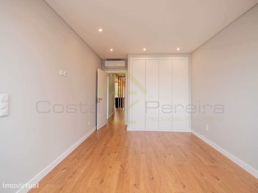 Apartamento T2 como Novo, à entrada de Lisboa.-14