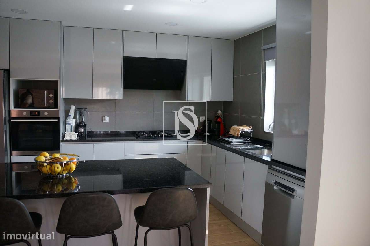 Moradia Isolada T3 em Vilar de Andorinho-37