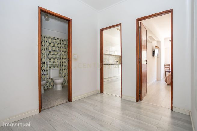 Apartamento T1+1 em Amadora com Elevador-9