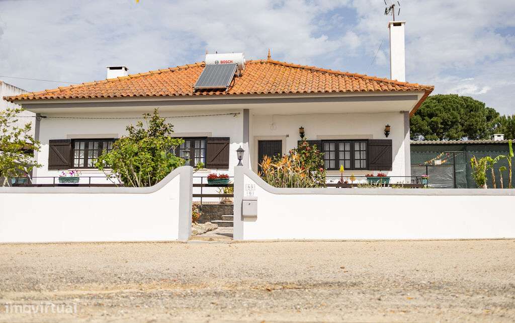 Moradia térrea T3 em Coruche, Fajarda e Erra-0