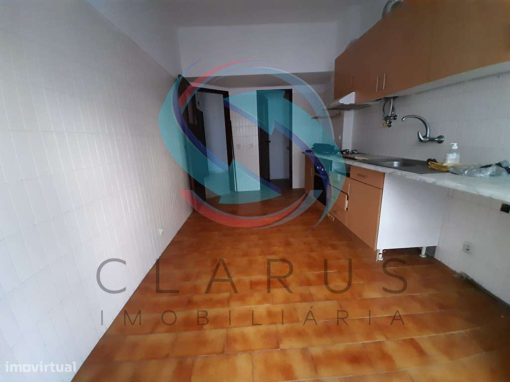 Excelente Apartamento T2 -Almada-8