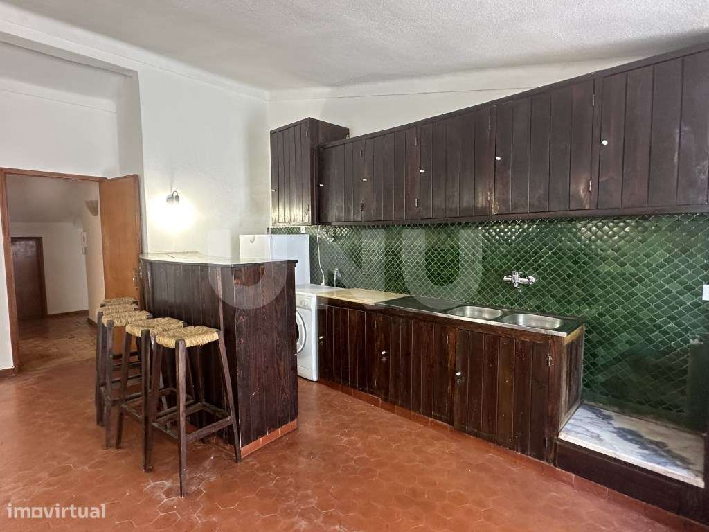 Apartamento T4 com Terraço e Logradouro - Zona Histórica-9