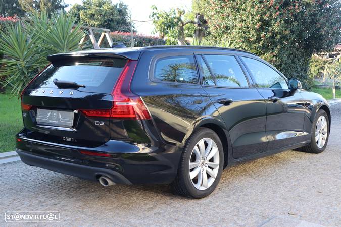 Volvo V60 2.0 D3 Momentum Plus - 3