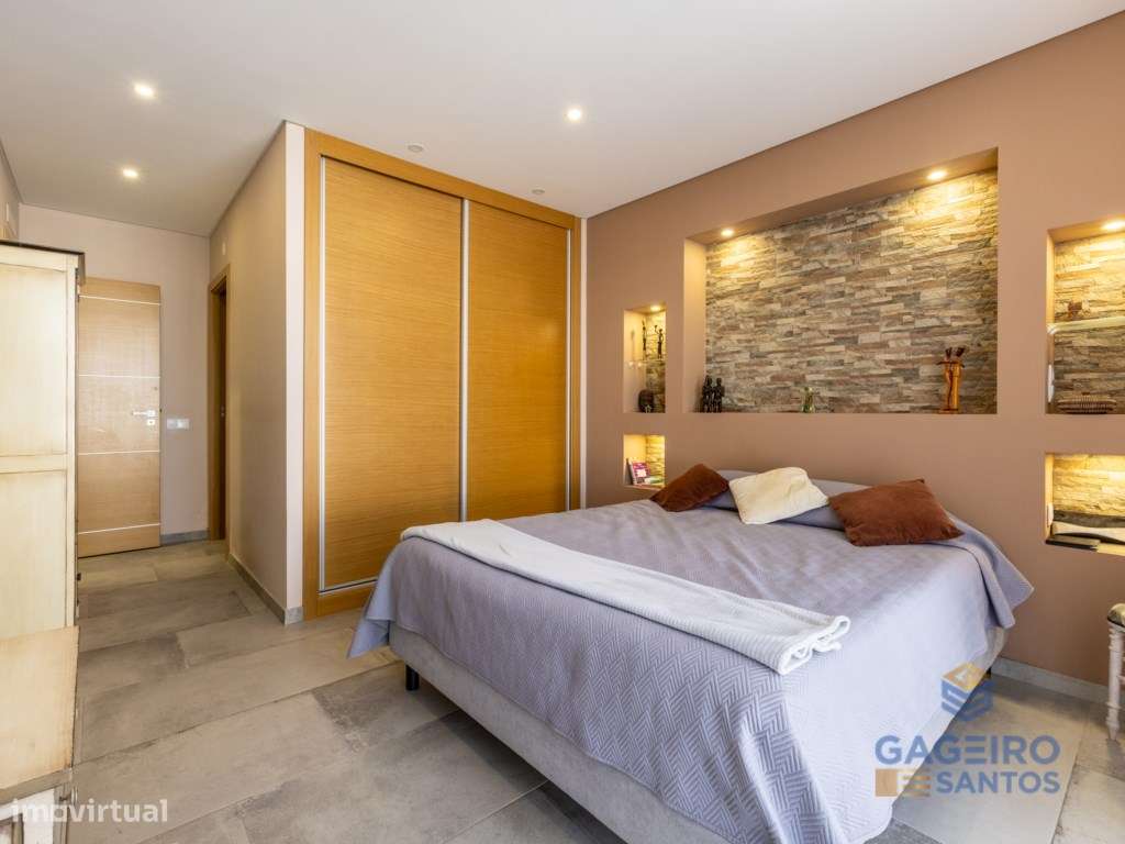 Moradia Térrea T3 Contemporânea com Piscina-33