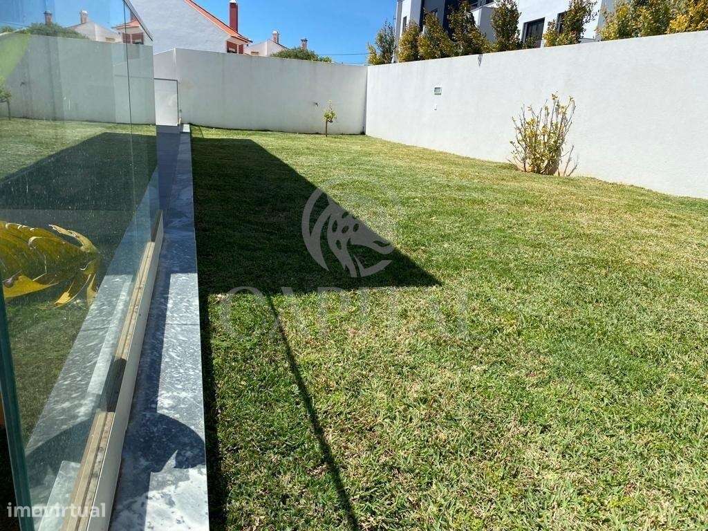 MORADIA T4 CONTEMPORÂNEA NO ZAMBUJAL, ALCABIDECHE-16