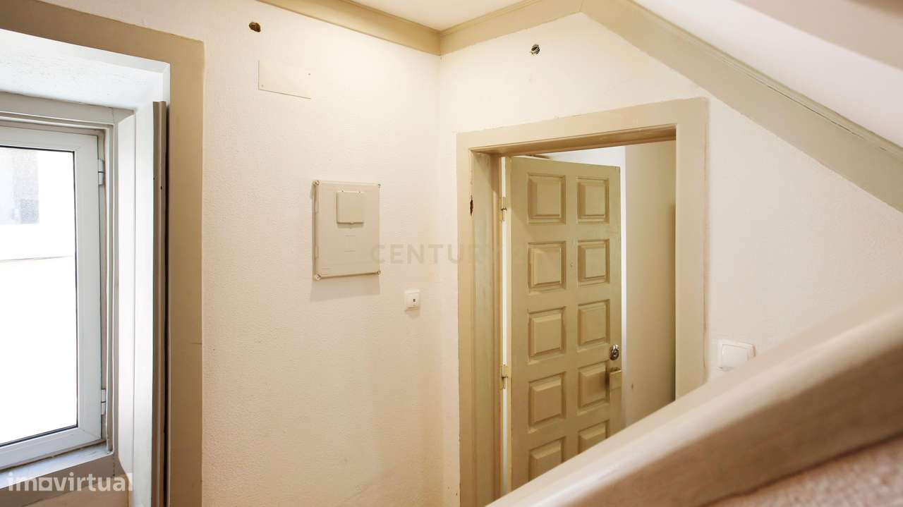 Apartamento T1 transformado em T0 no coração de Lisboa.-16