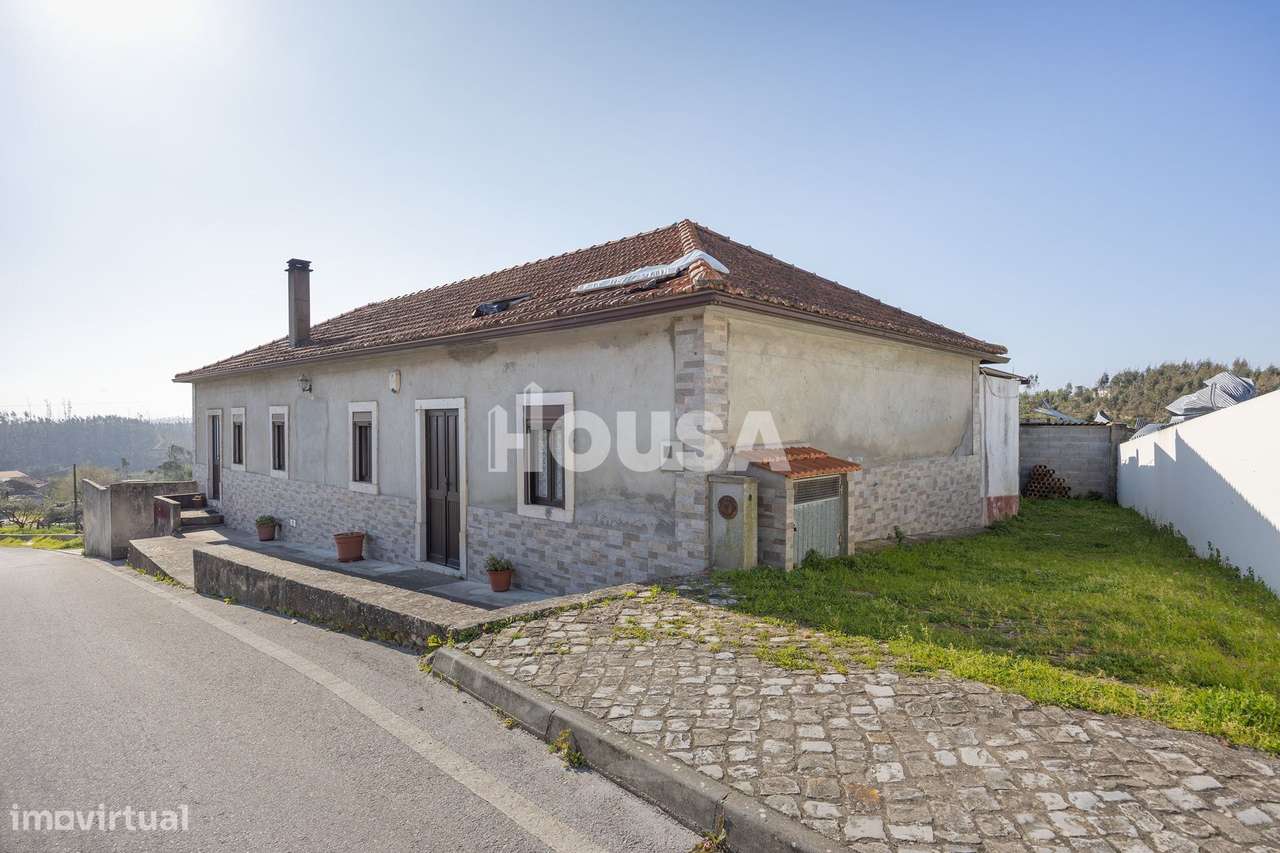 Moradia T3 com terreno de 2.157 m² – Raposeira, Colmeias | Leiria-43