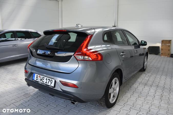 Volvo V40 T2 Momentum - 13