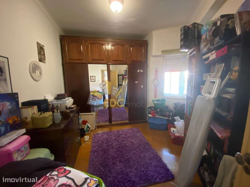 Apartamento T3 bastante soalheiro | Localizado em Camarate | Não pe...-13