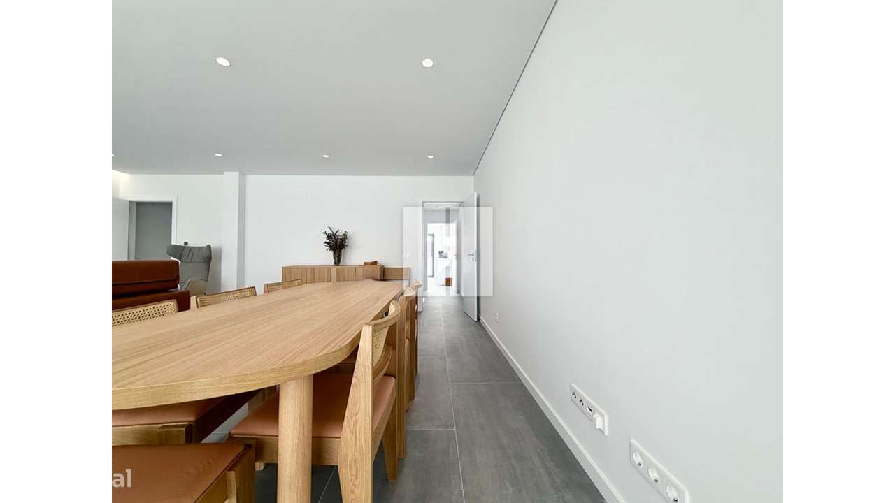 Moradia T4 Nova e Completa-21