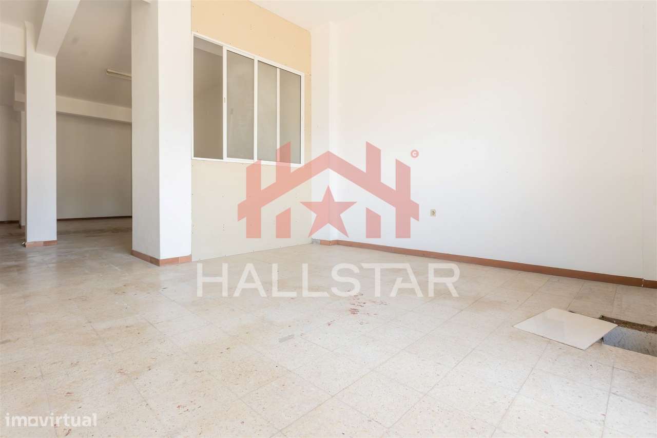 Loja / 220m² de Área Total / Quinta da Alçada-5