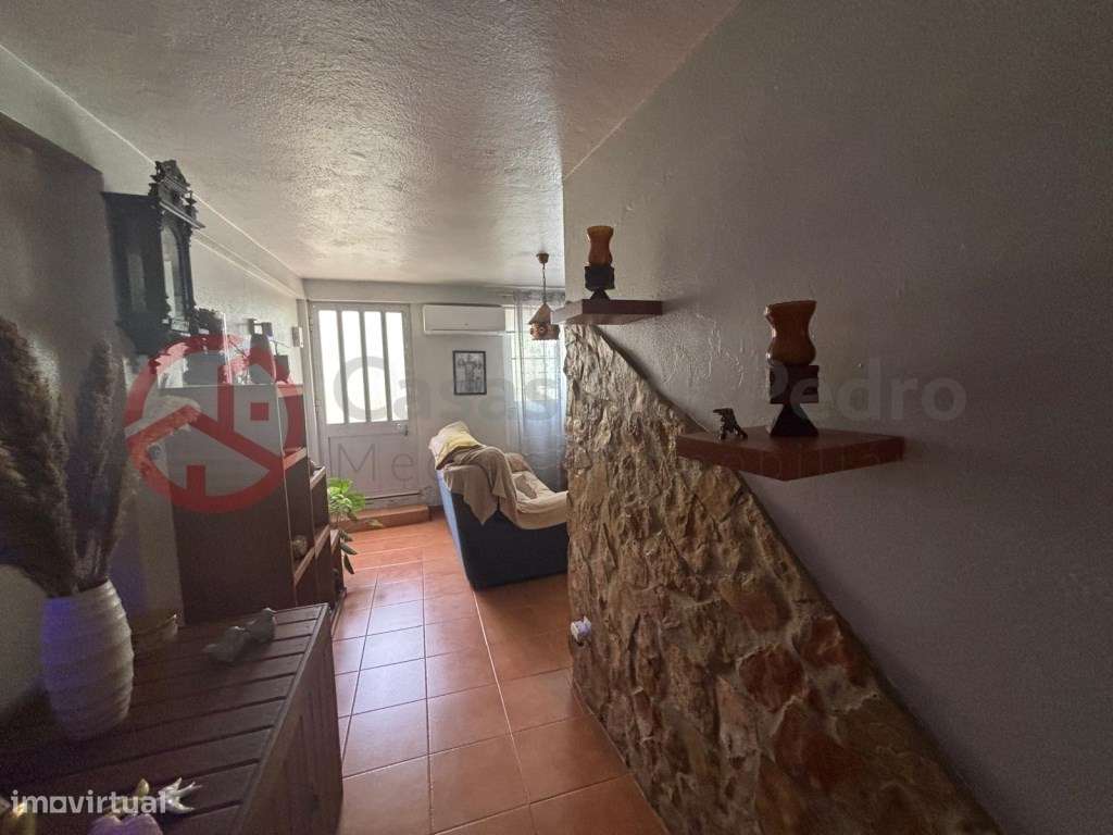 Moradia com dois apartamentos independentes no Laranjeiro, Almada-12