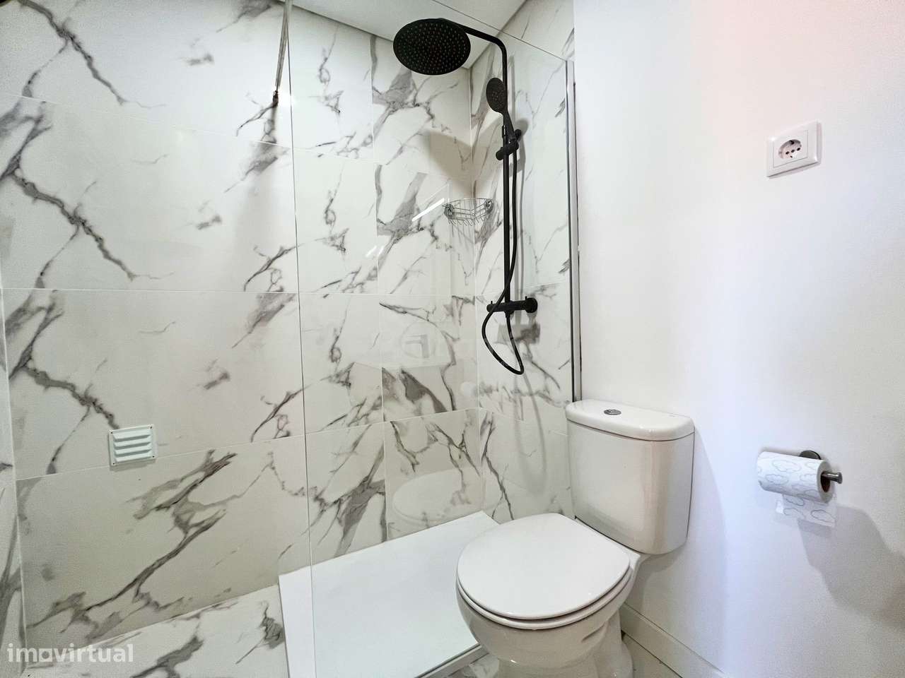 Apartamento T0 transformado em T1 no Vale de Santa Rita - Grande imagem: 5/26