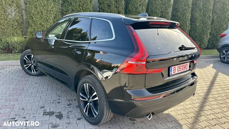 Volvo XC 60 B4 MHEV Momentum Pro - 11