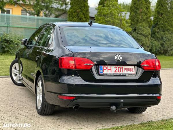 Volkswagen Jetta 1.6 TDI Blue Motion Technology Match - 4