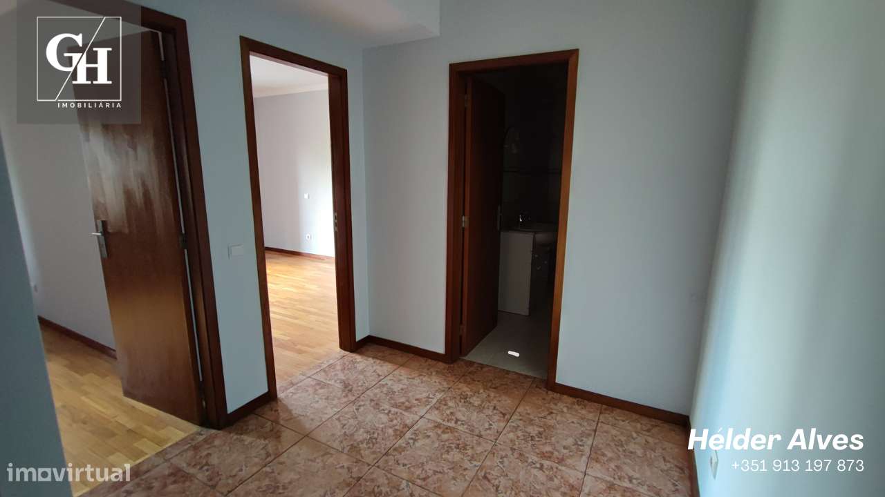 Apartamento T2 em Calendário com garagem fechada-10