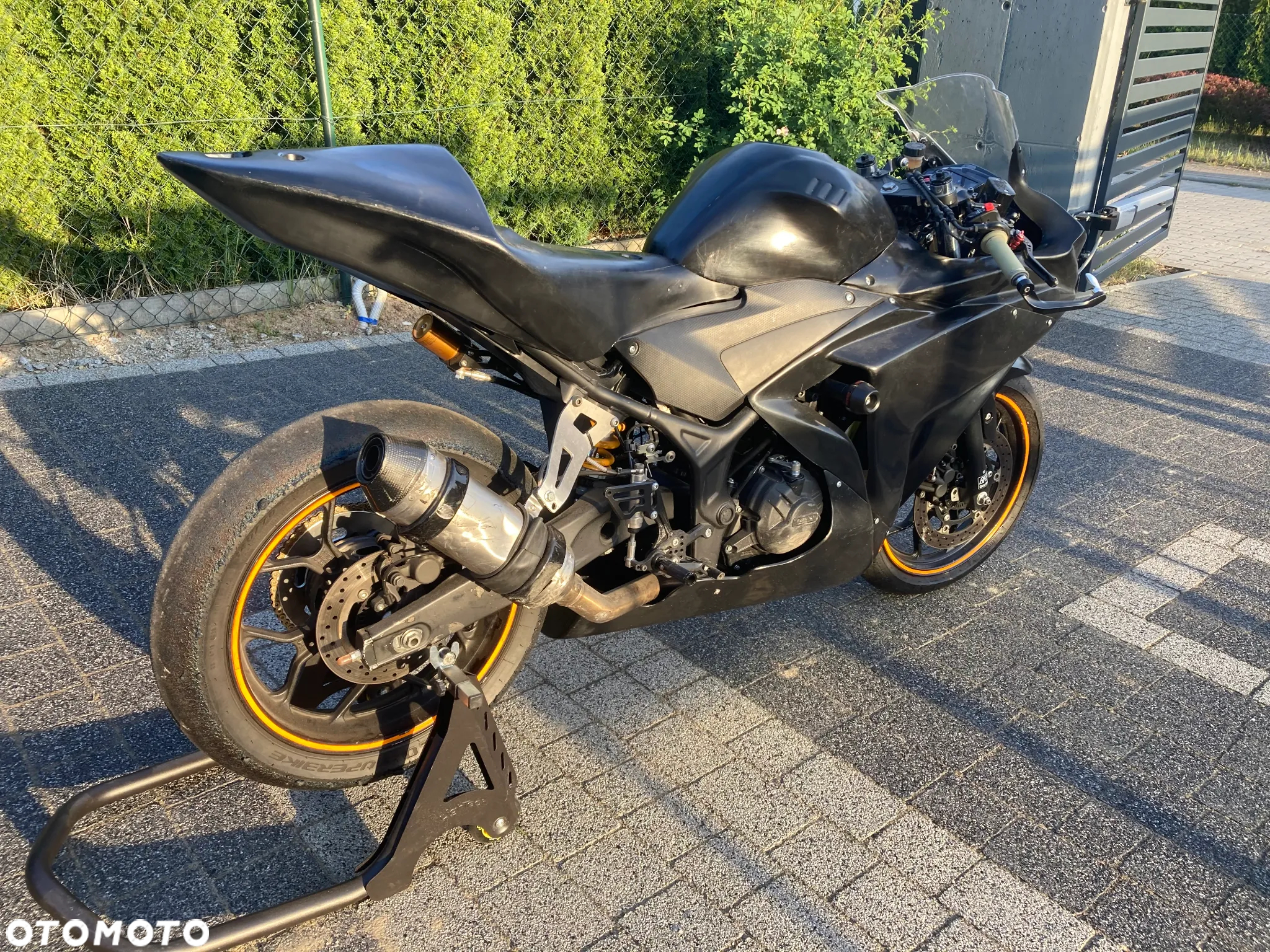 Yamaha YZF - 4